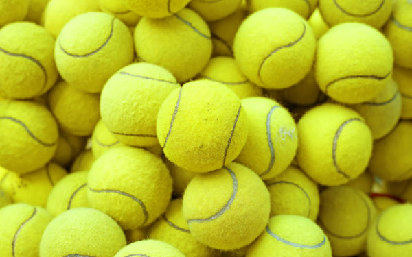 Was wiegt ein Tennisball