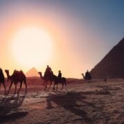 Wie lange fliegt man nach ägypten
